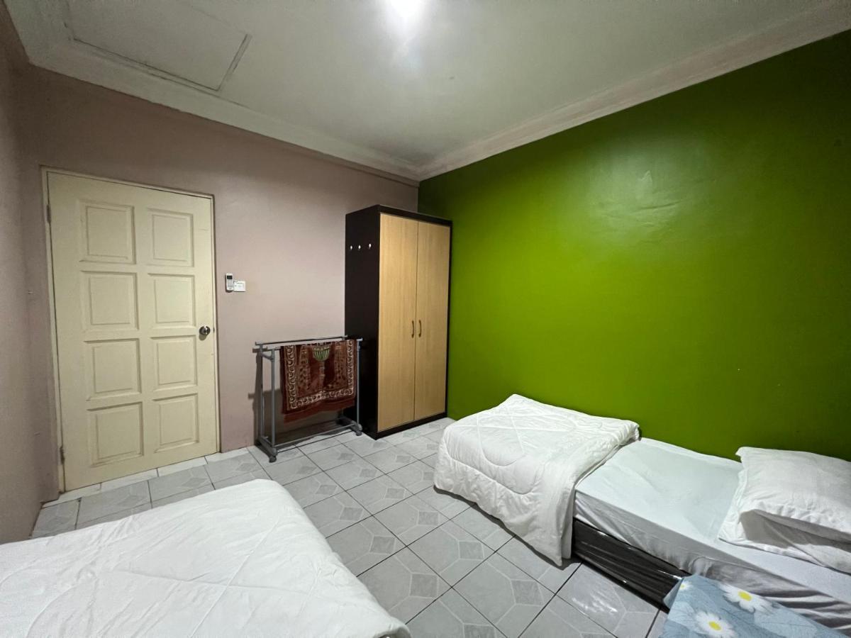 Hanif Homestay Kuching Exteriör bild