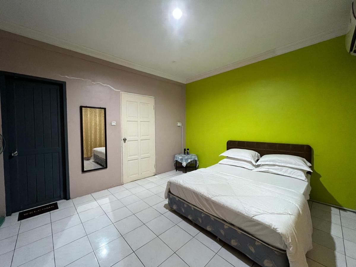 Hanif Homestay Kuching Exteriör bild