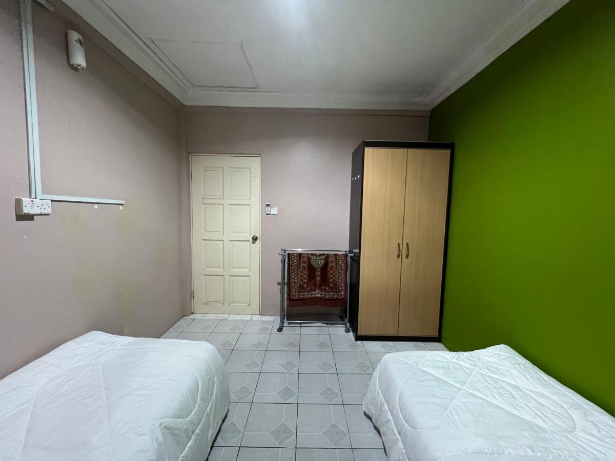 Hanif Homestay Kuching Exteriör bild
