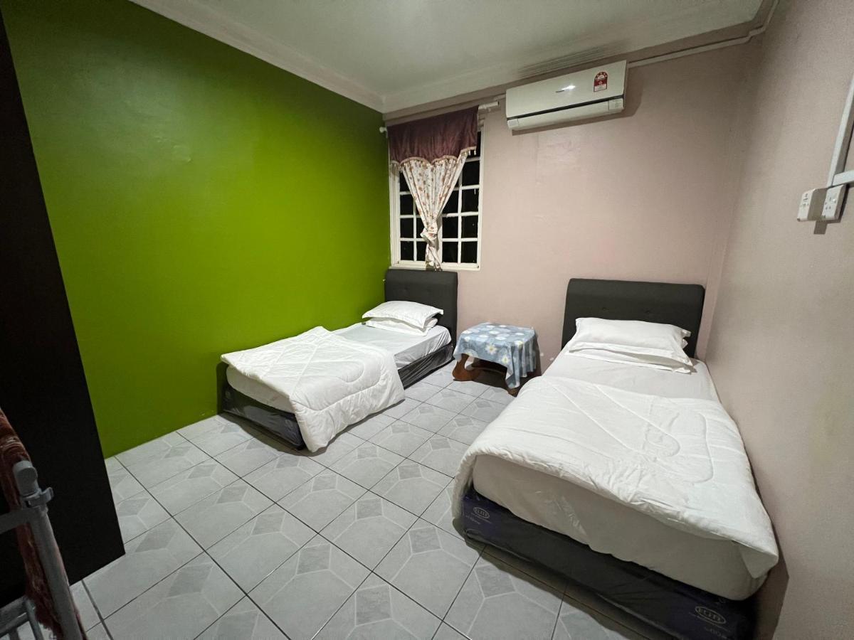Hanif Homestay Kuching Exteriör bild