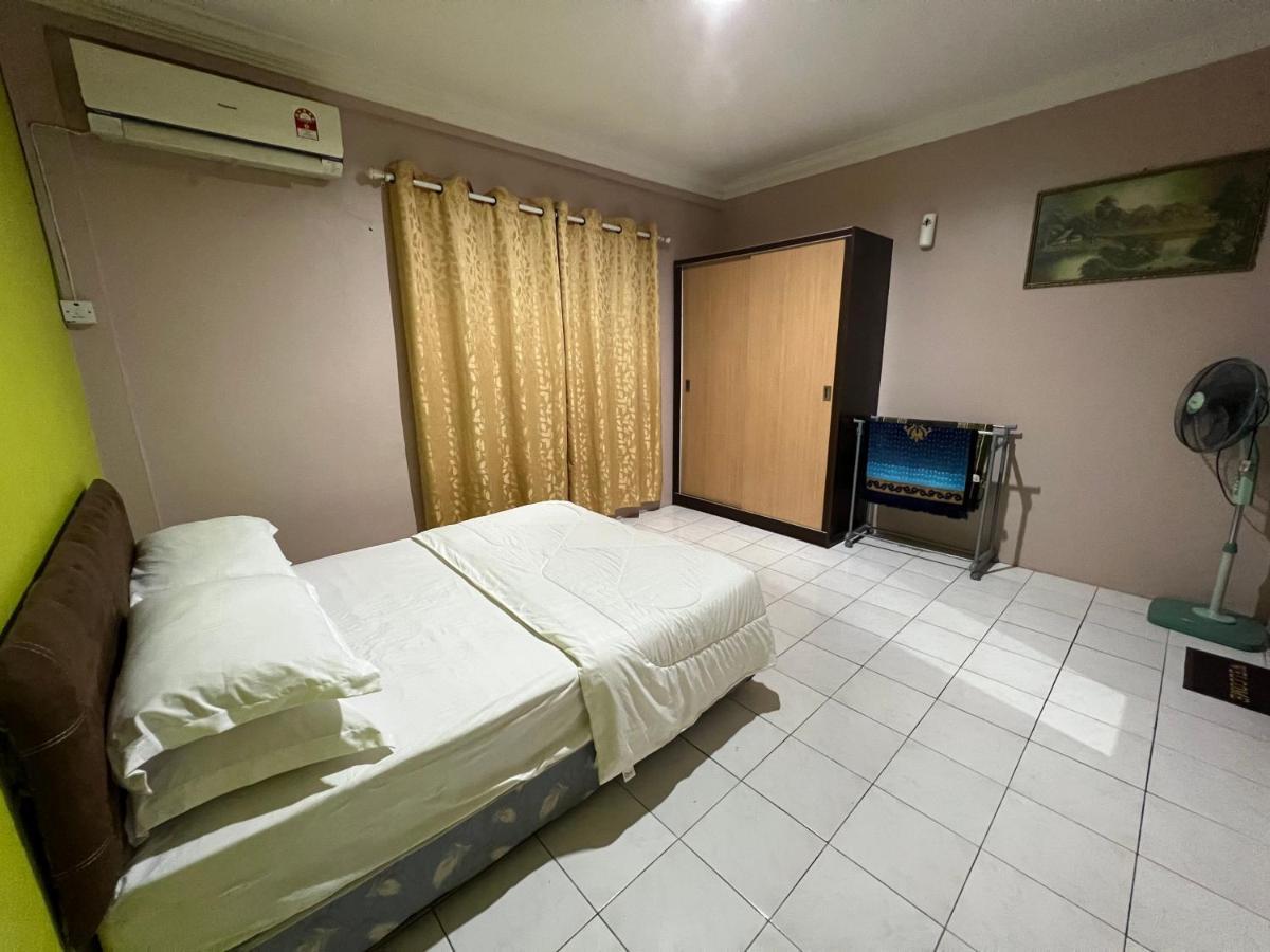 Hanif Homestay Kuching Exteriör bild