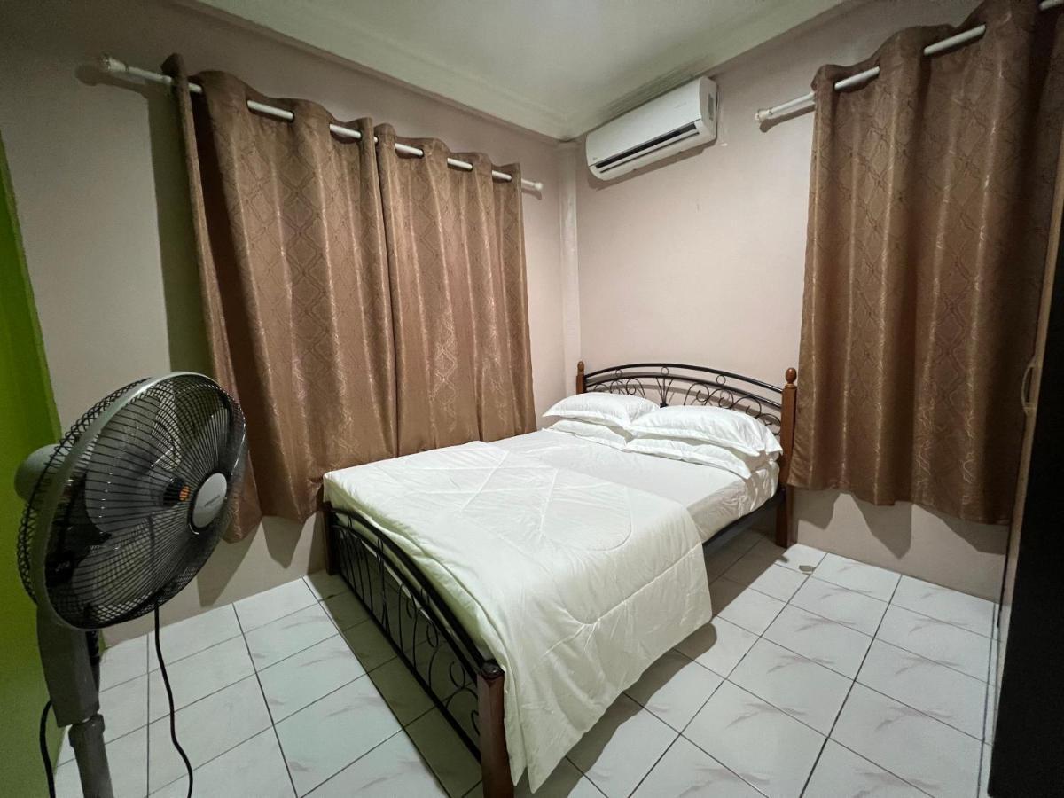 Hanif Homestay Kuching Exteriör bild