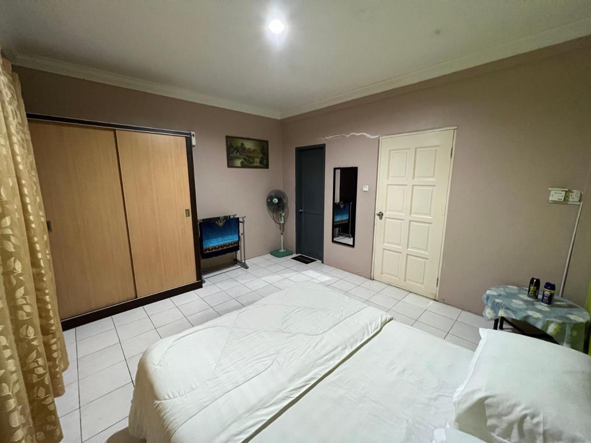 Hanif Homestay Kuching Exteriör bild