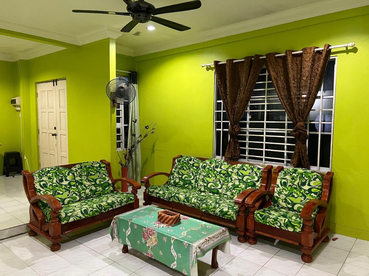 Hanif Homestay Kuching Exteriör bild