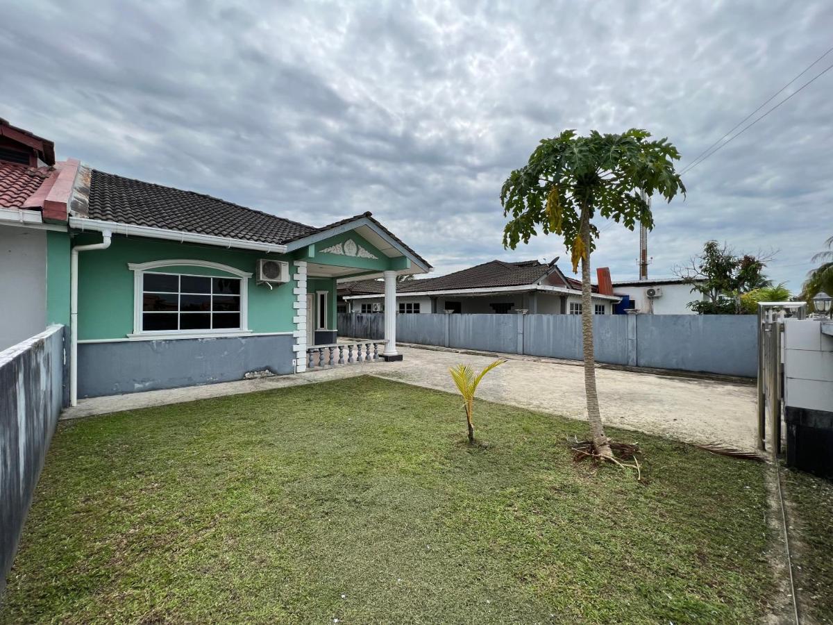 Hanif Homestay Kuching Exteriör bild