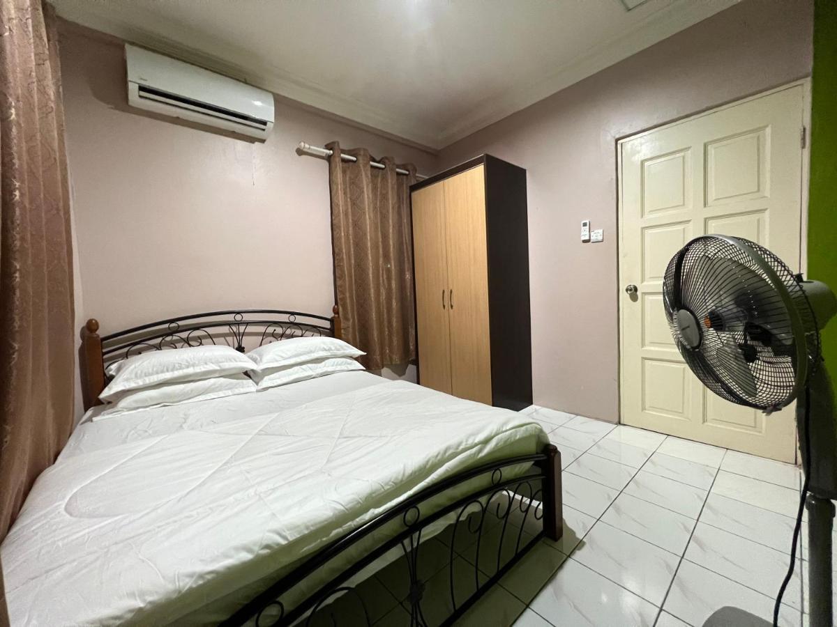 Hanif Homestay Kuching Exteriör bild