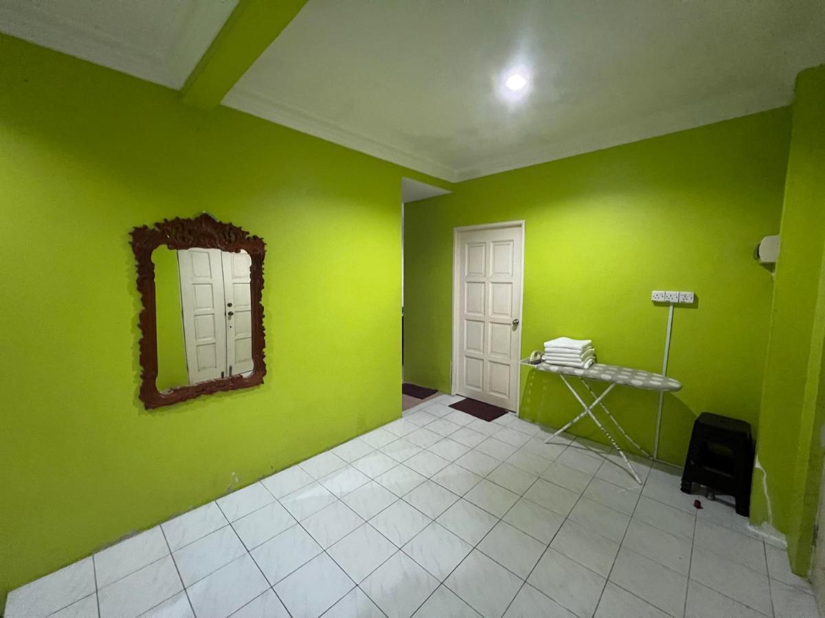 Hanif Homestay Kuching Exteriör bild